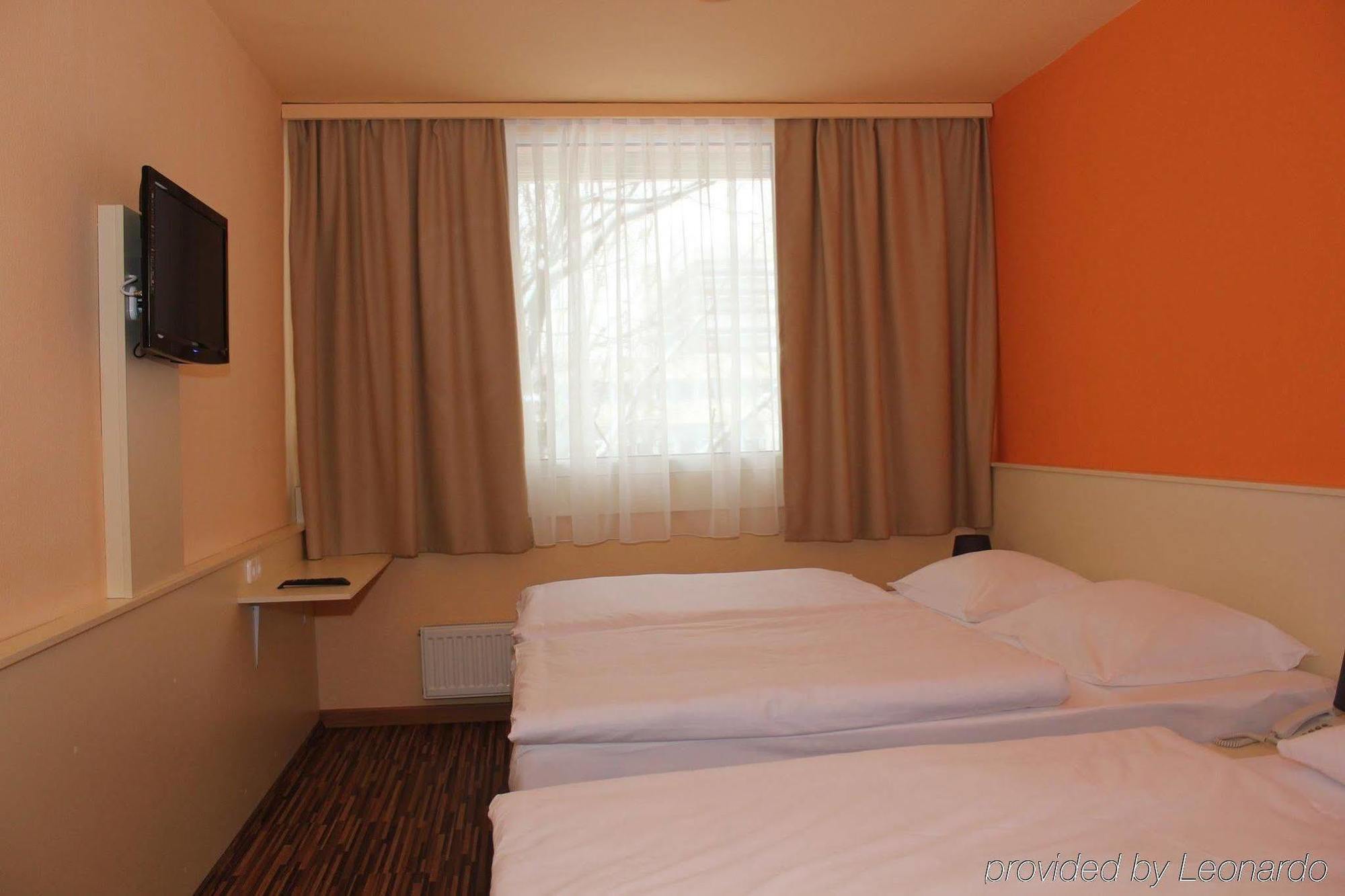 Hotel Pest Inn بودابست الغرفة الصورة